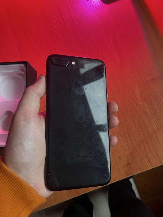 Iphone 7 + на 128гб