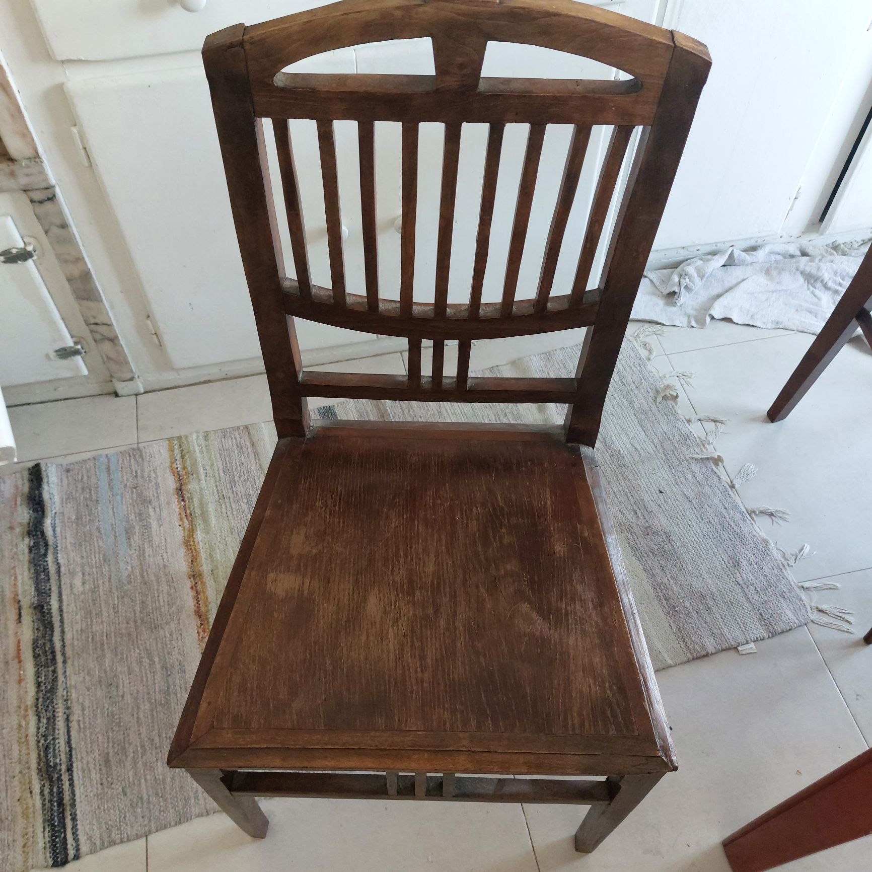 Mesa dobrável extensível com duas cadeiras