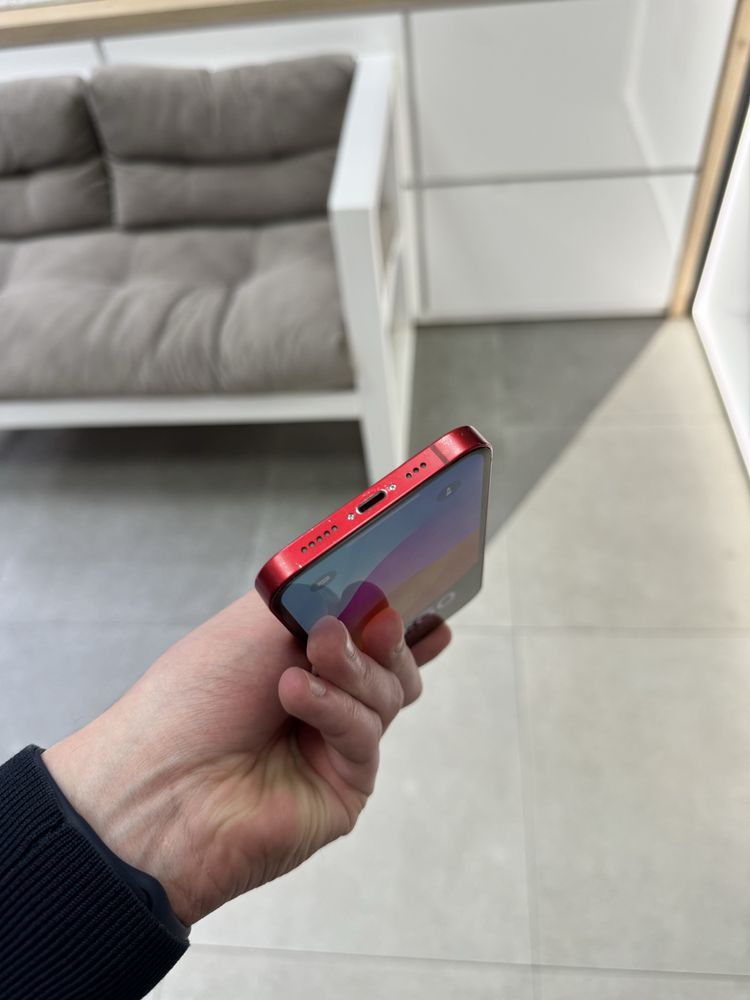 iPhone 13 128 Red