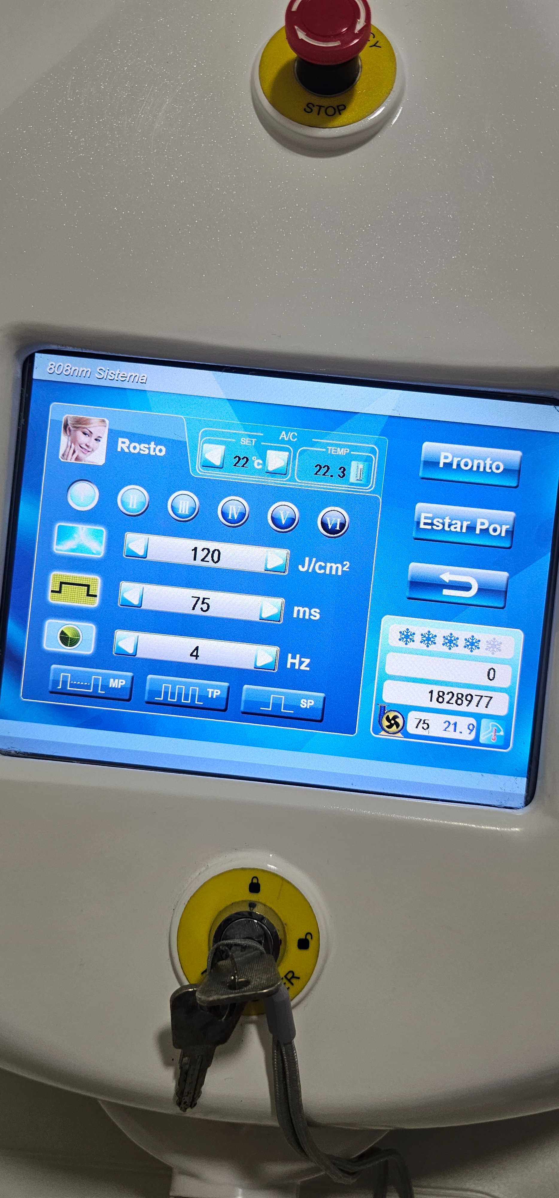 Máquina Laser diodo 808nm USADA
