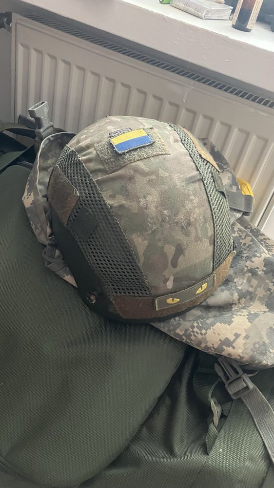 Продам каску, без внутрянки, ціла