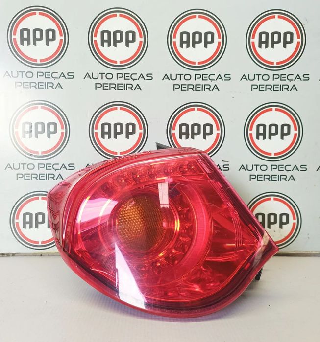 Farolim traseiro painel Alfa Romeo Giulietta, esquerdo.