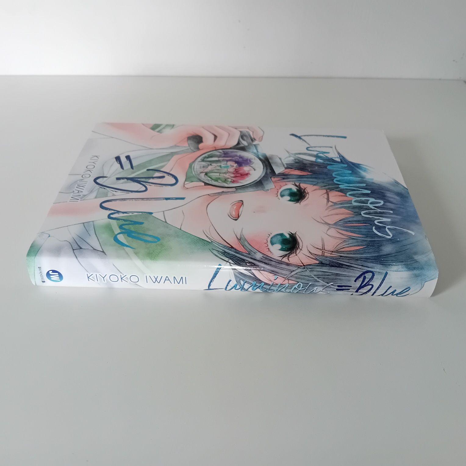 Luminous Blue UNIKAT + zakładka manga JW Waneko