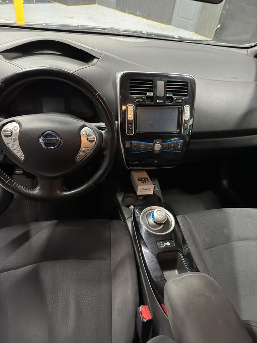 Аренда авто Nissan Leaf ниссан лиф