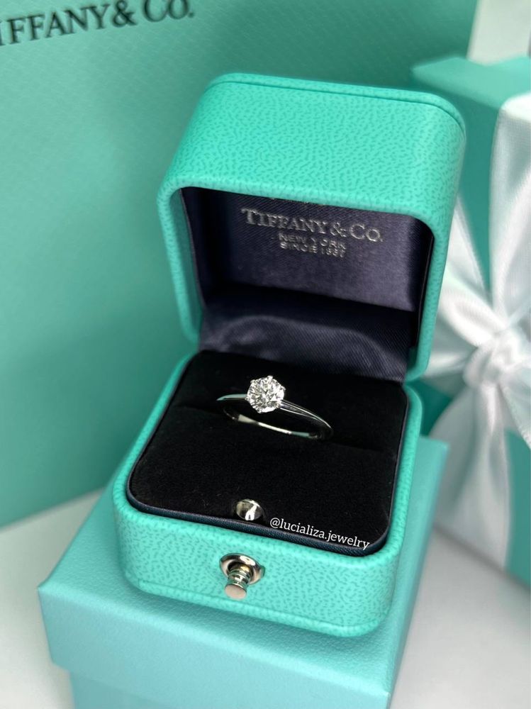 Кольцо Tiffany Оригинал платина с бриллиантом 0.59ct