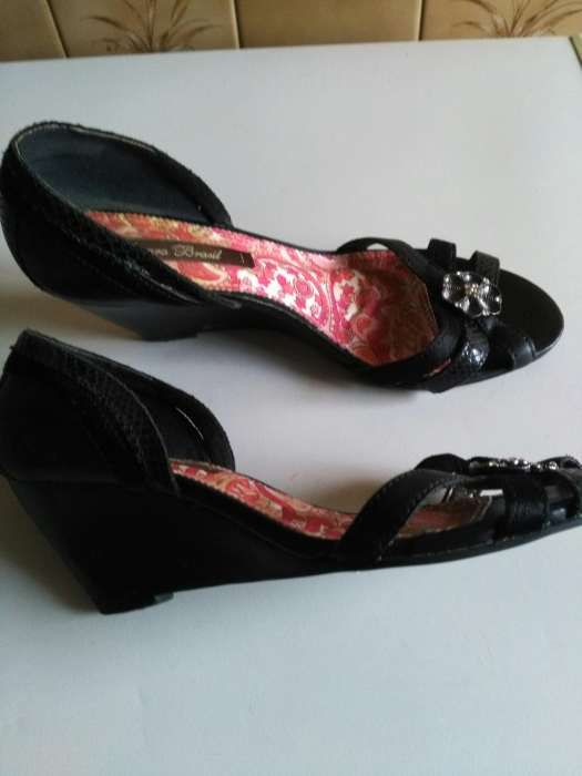 Sapatos e sandálias