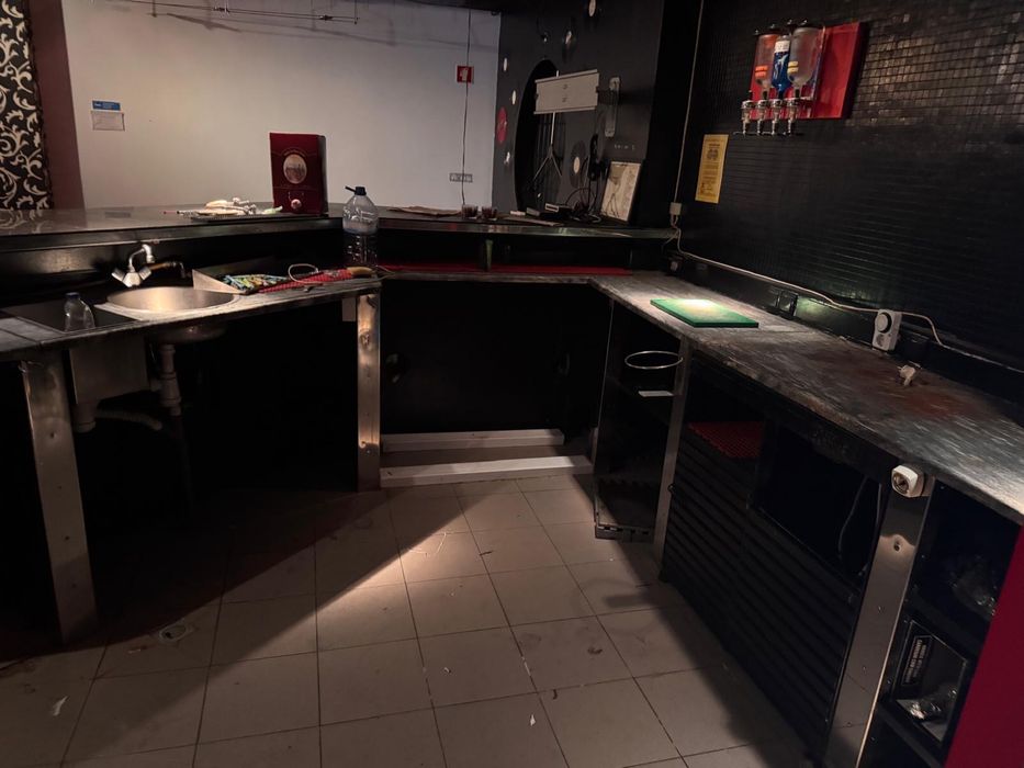 Balcão de Bar Profissional em Metal/Inox – 7,4m