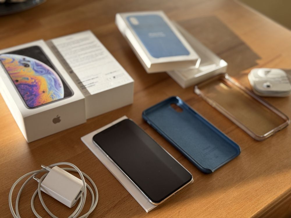 iPhone XS 64 GB - Silver (srebrny) ZESTAW + dwie obudowy