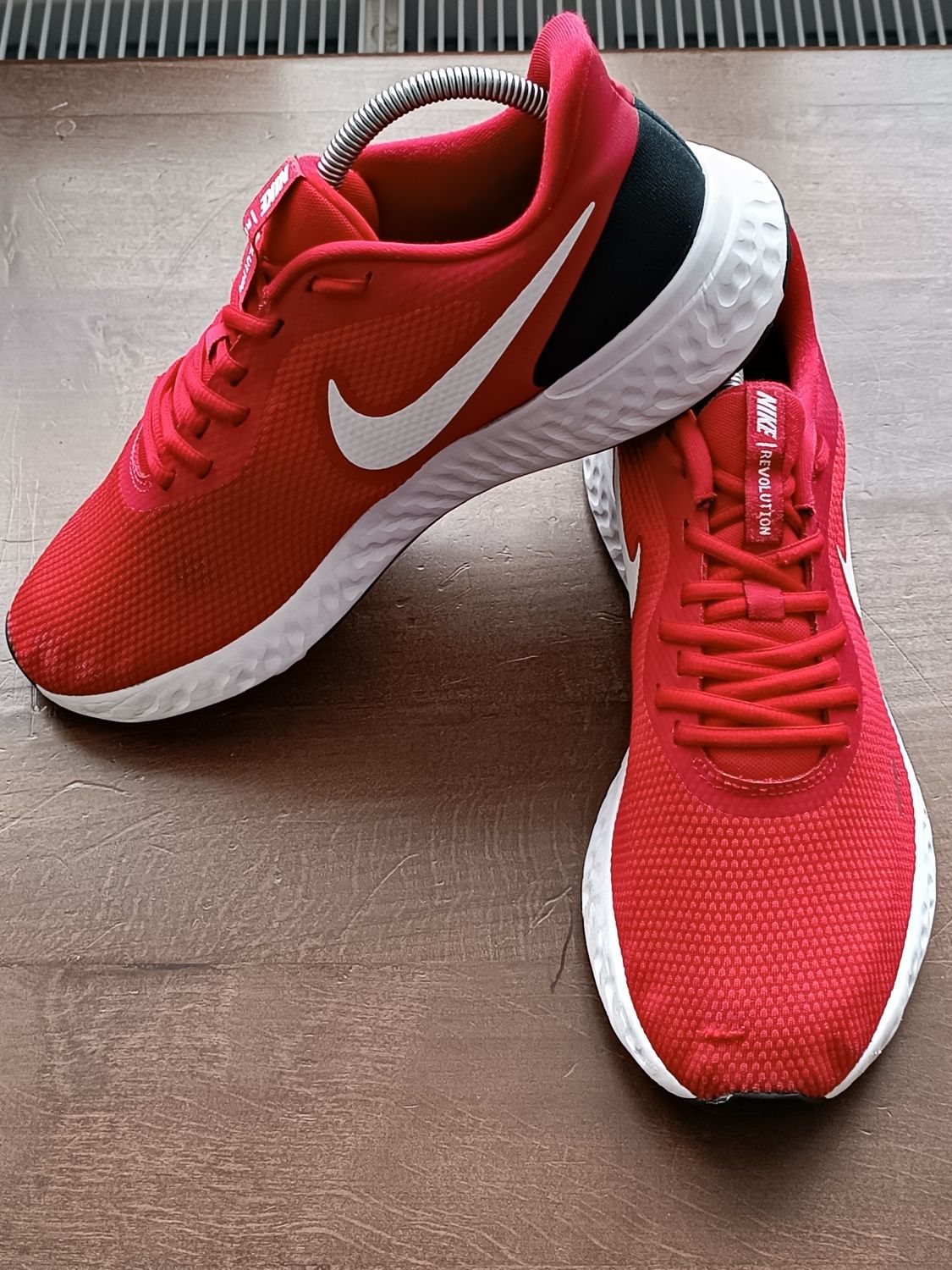 Мужские кроссовки для бега NIKE REVOLUTION 5 RED BQ3204-600