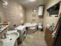 Продаж будинку біля річки