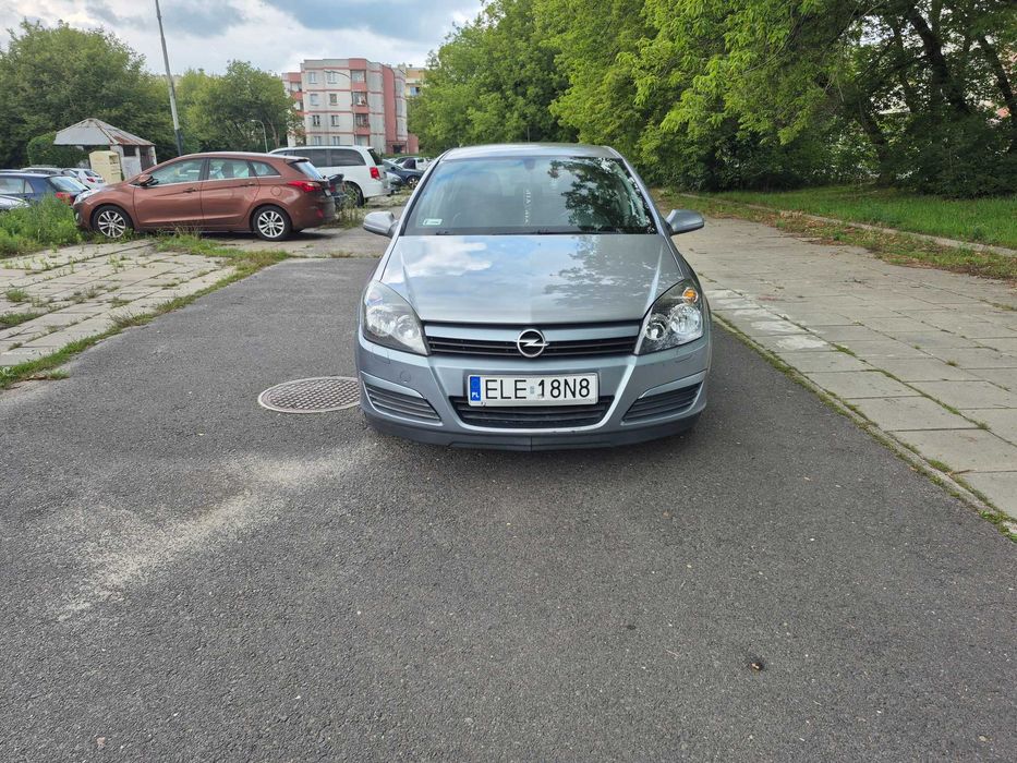 Opel Astra H prywatnie dlugie oplaty na rok.