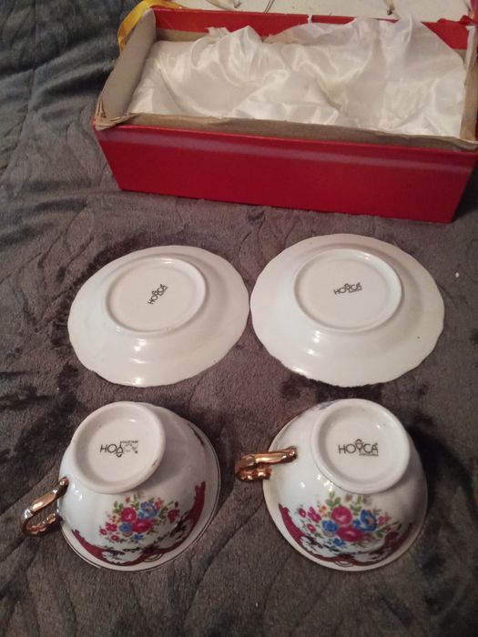 Conj de chávenas antigas.