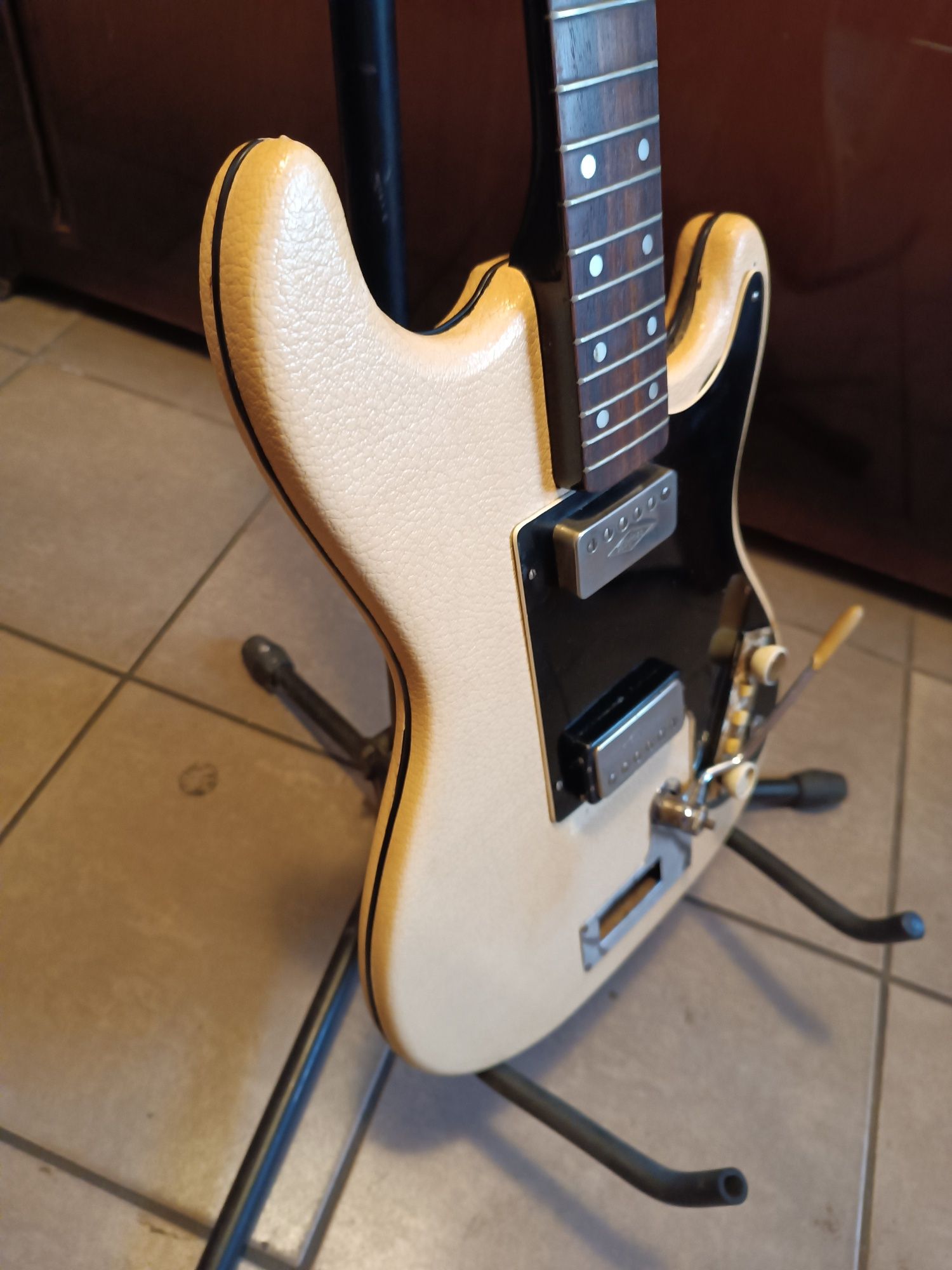 Gitara elektryczna Vintage Hofner 172