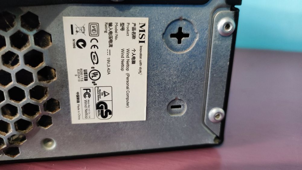 Computador MSI com monitor