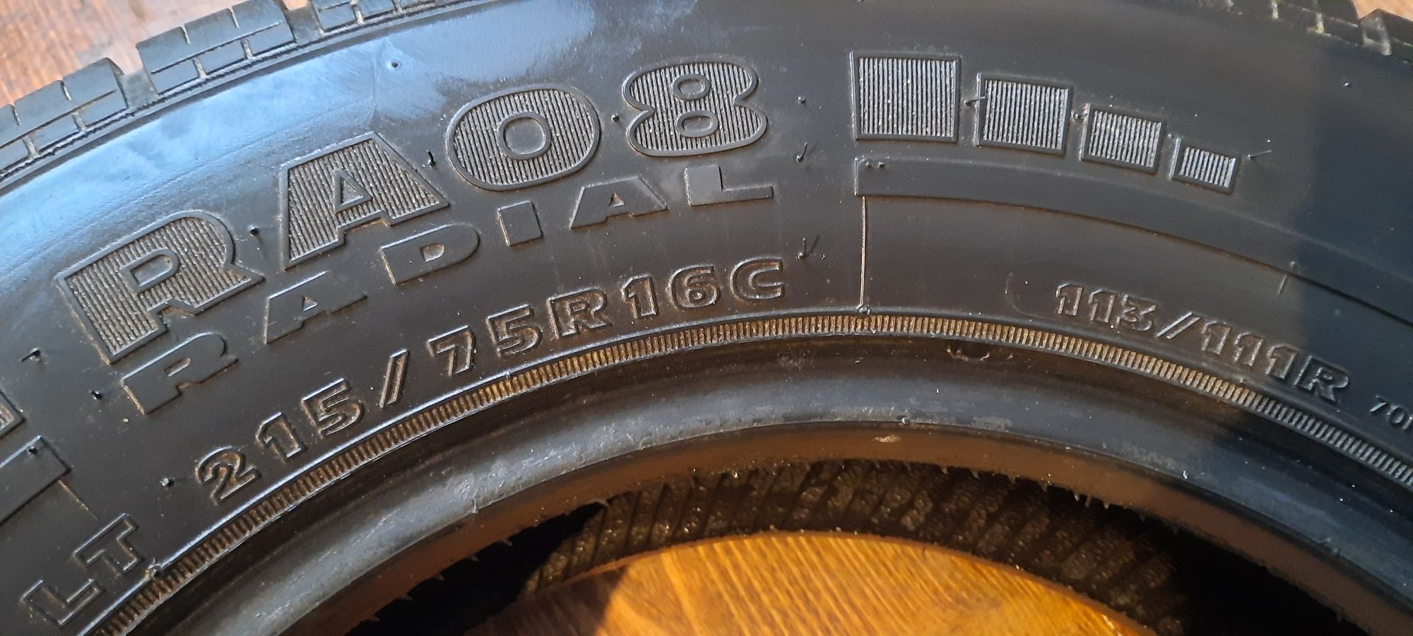 Opona pojedyncza letnia HANKOOK RA08  215/75R16C