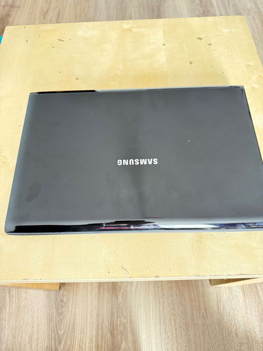 Laptop Samsung R522 uszkodzony  + torba Targus