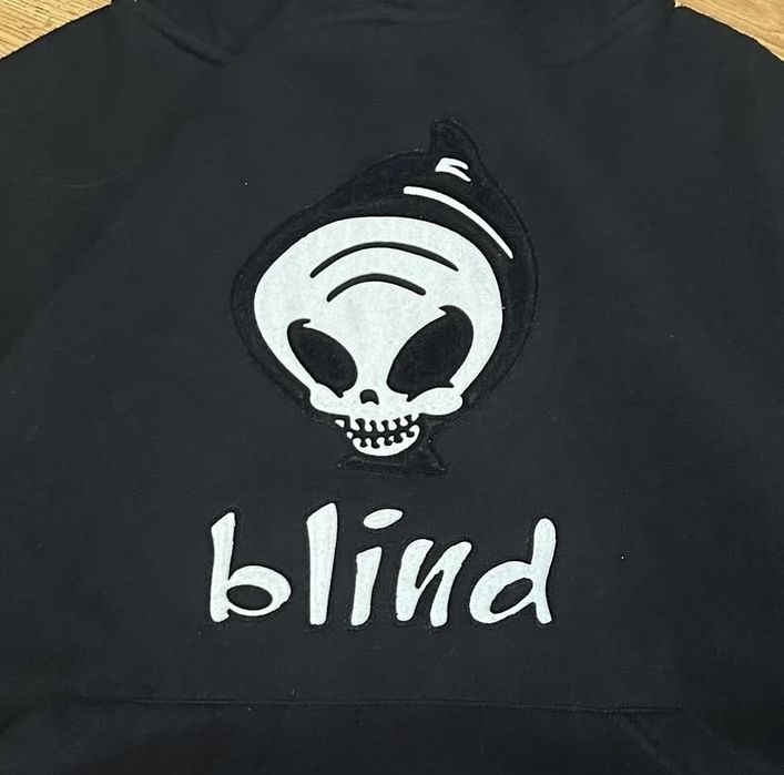 Blind hoodie opium