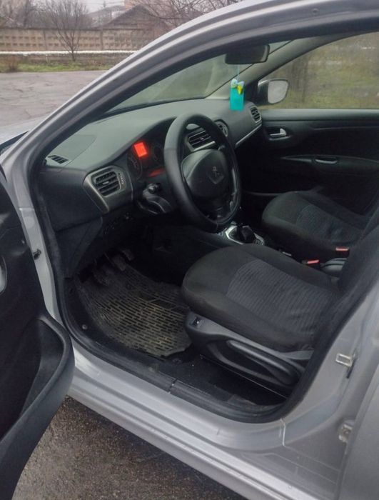 Пежо 301  1.2 бензин