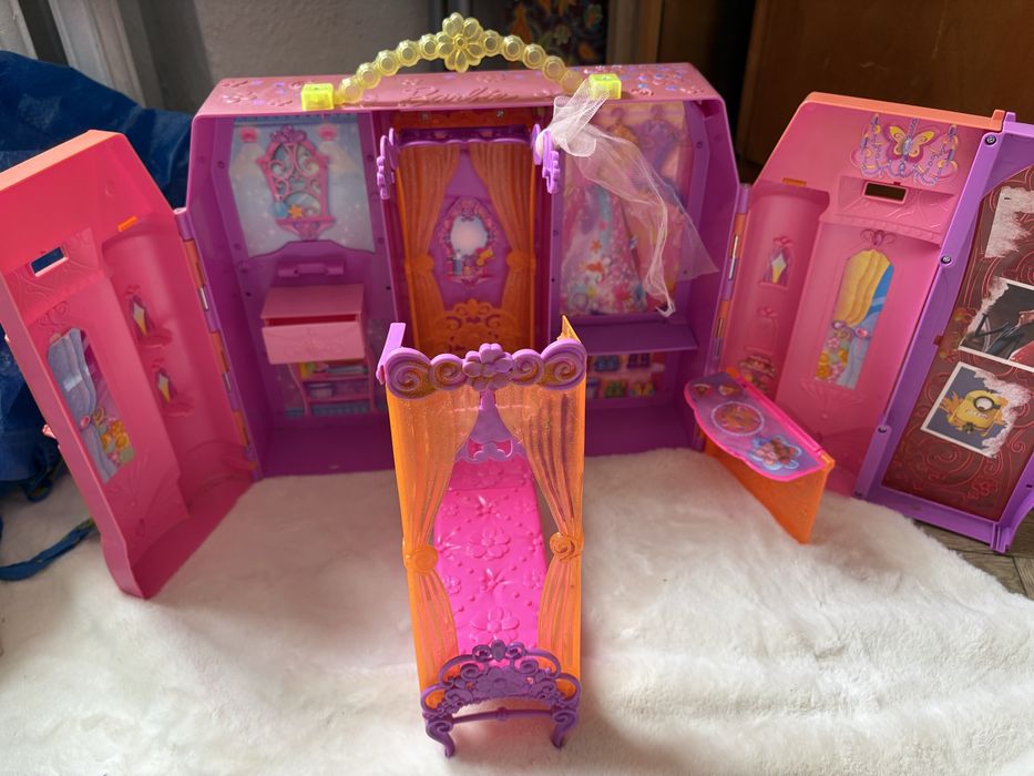 Zamek domek dla lalek walizka Barbie