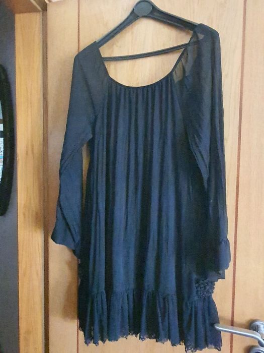 Vestido preto de festa