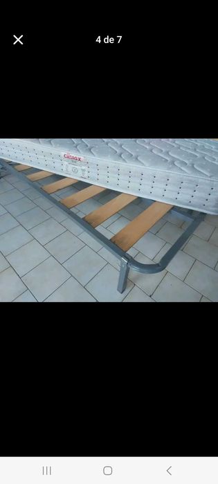 Vendo estrado de pes de solteiro com colchão