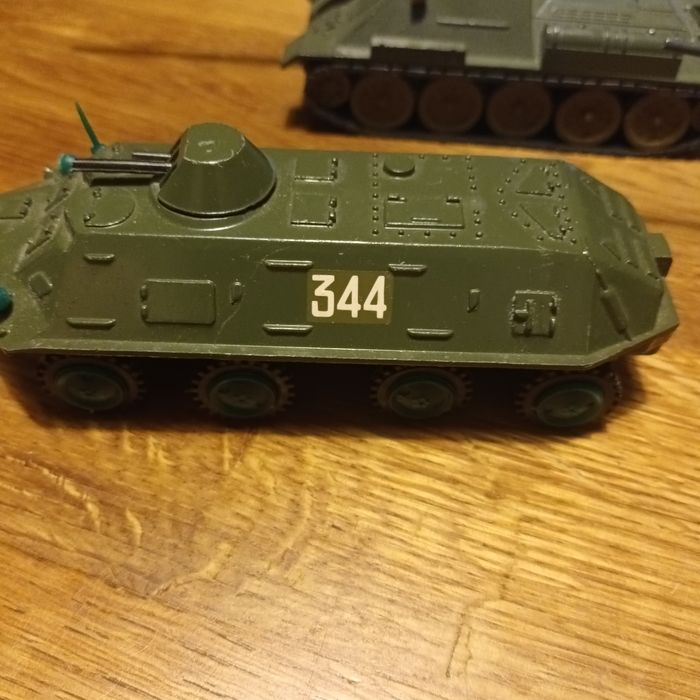 Pojazdy wojskowe metalowe radzieckie