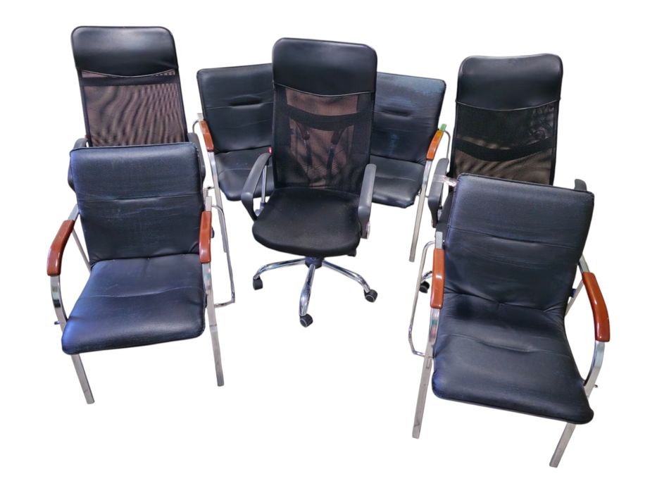 Офісні крісла (під відновлення)