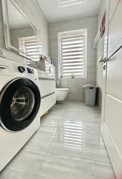 Новий Будинок з сонячними панелями, в кінці Роменскої