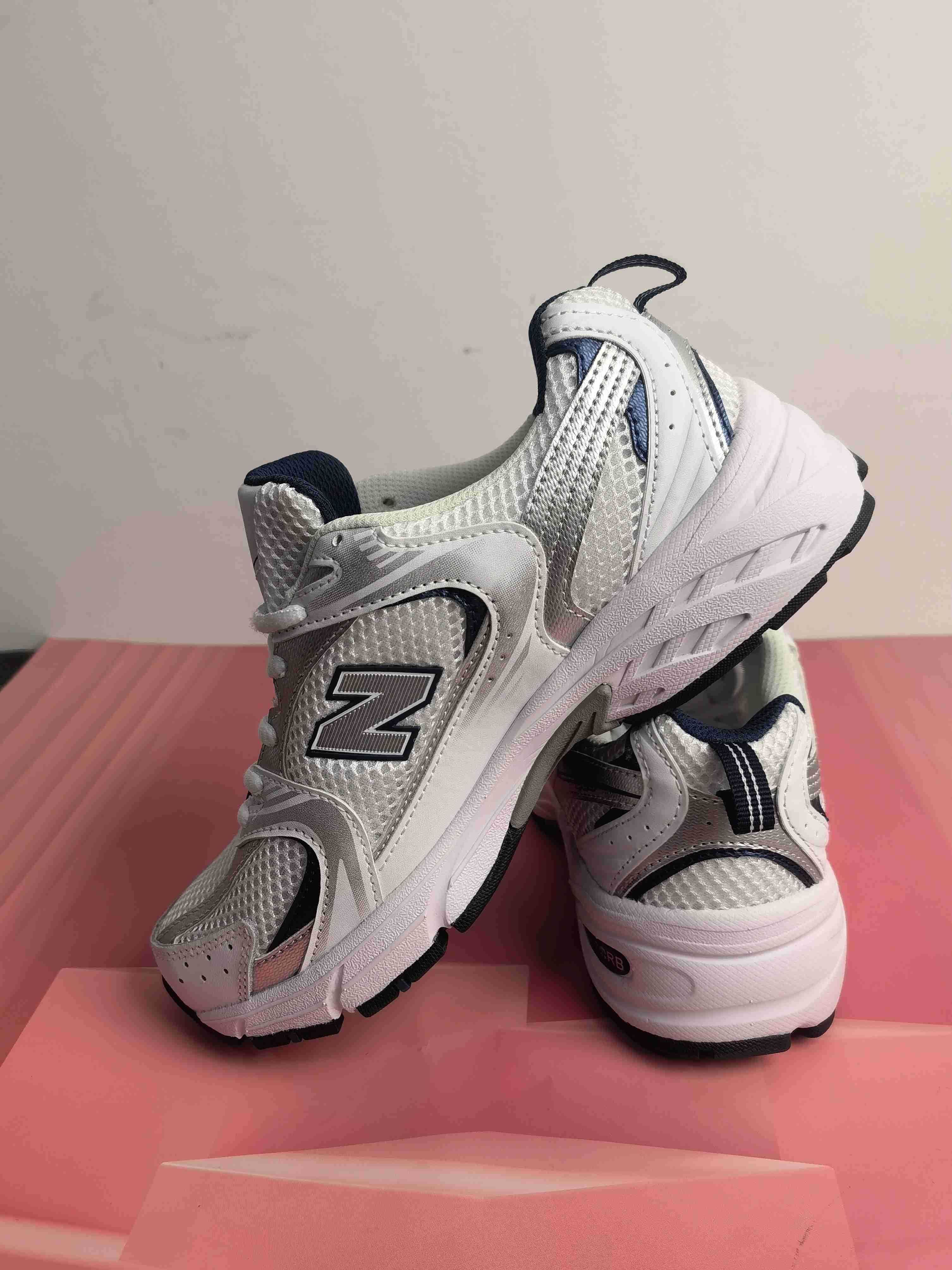 Nowe buty, białe New Balance 530, rozmiar 37