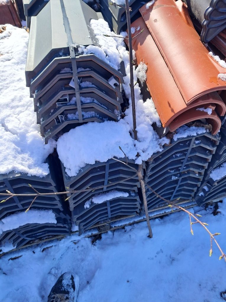 Gąsiory ceramiczne dachówka ceramiczna