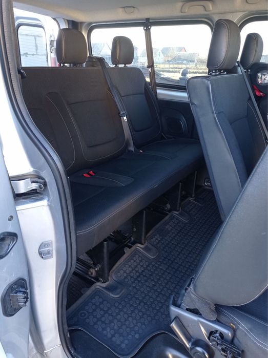 Рено трафік оригінальний пасажирський бус