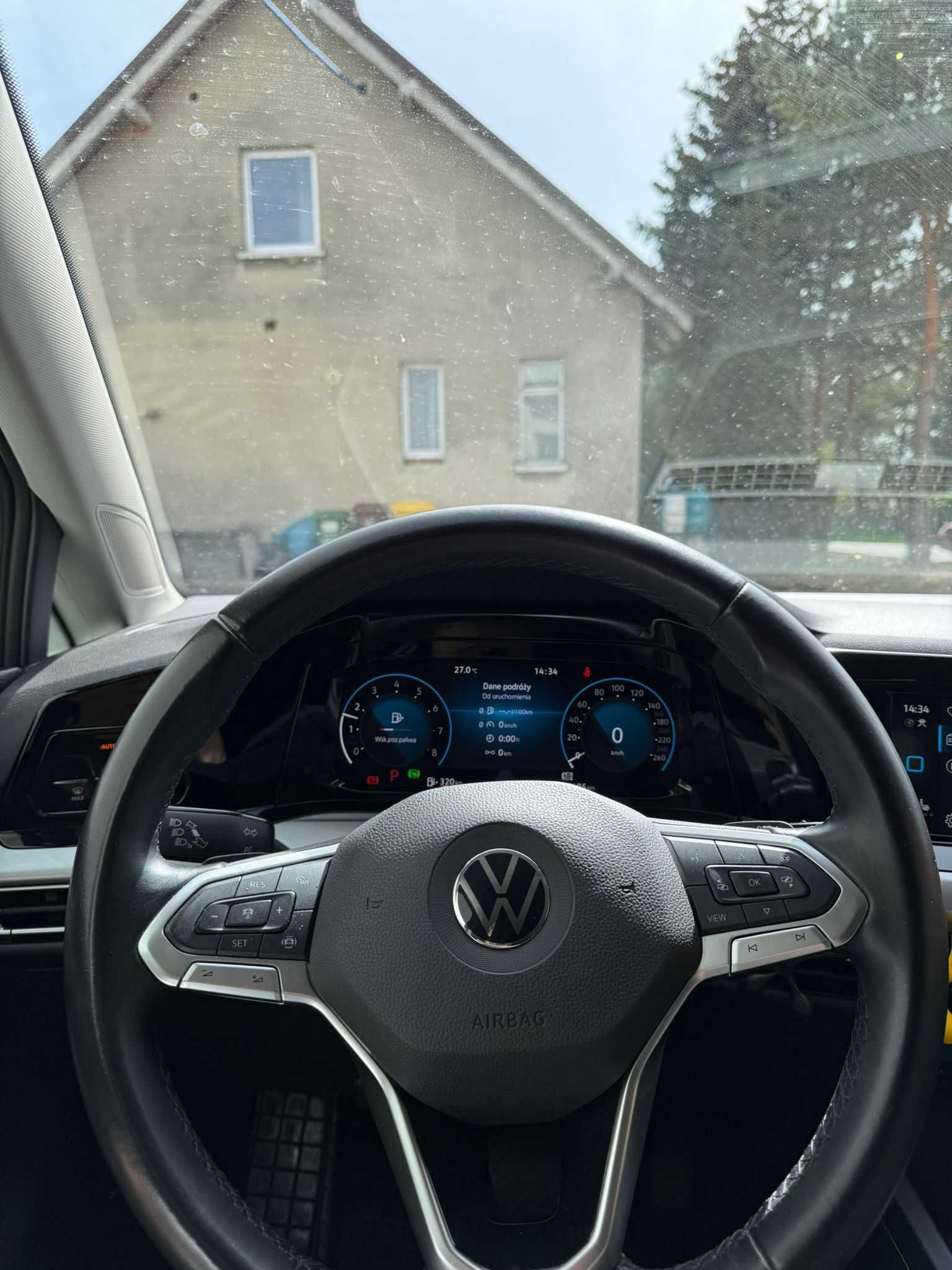 Volkswagen Golf VIII 1.0 eTSI 110KM 2020 rok
