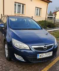 Opel Astra rok 2011 silnik 1.7 diesel  zadbana