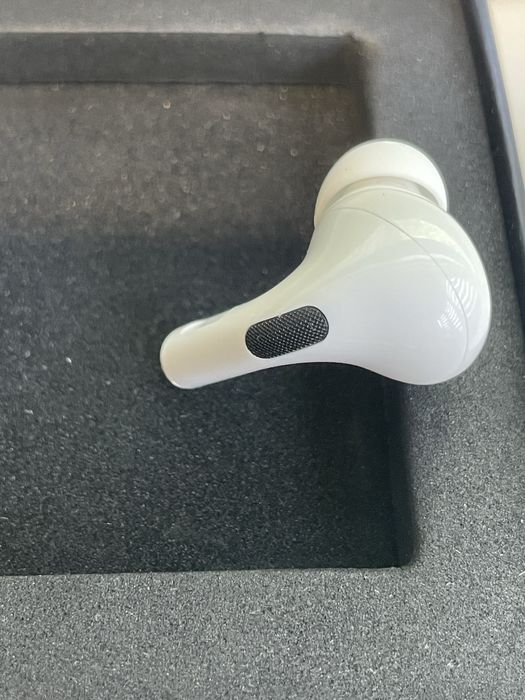 Продам AirPods pro лівий оригінал L без кейсу