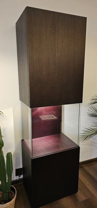 Komoda, barek, witryna, szafka z oświetleniem, przeszklona
