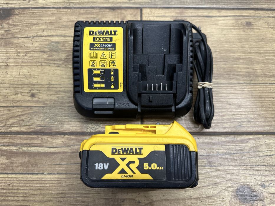 Zestaw DeWalt akumulator 5AH + ładowarka DCB115