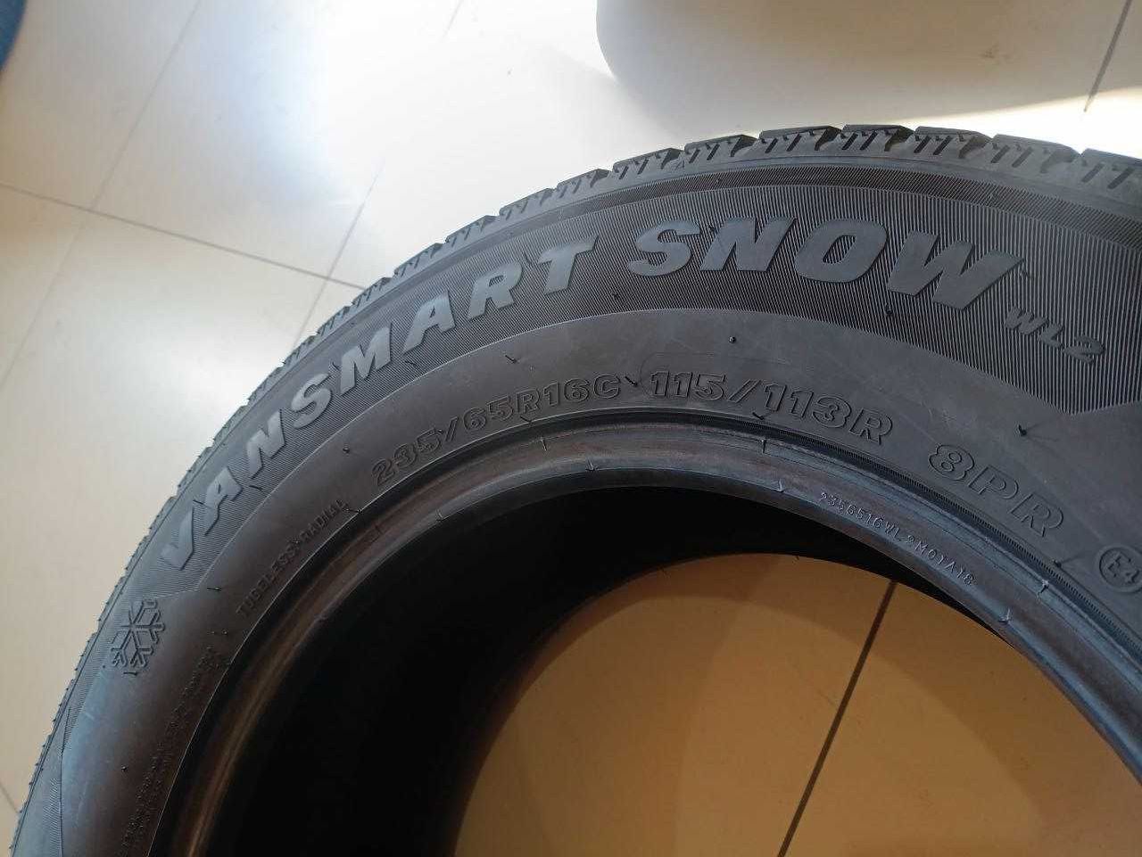 Пара шин б/у 235/65R16C 115/113R Maxxis Vansmart Snow WL2