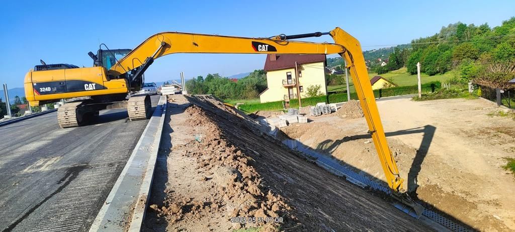 Longi.pl Koparki Long kołowe I gąsienicowe od 16 do 24 metrów systemy
