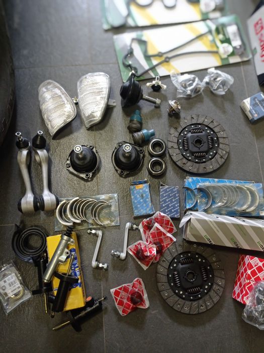 Запчаті мерседес 123 124 190 202 210