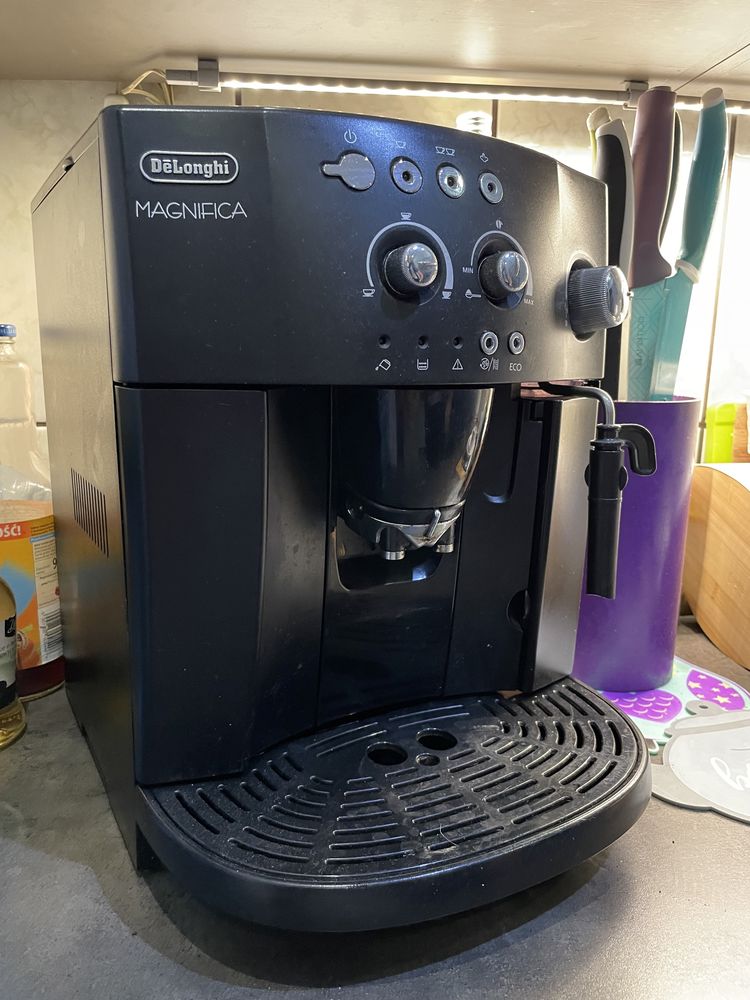 DeLonghi ESAM 4000.B - ekspres ciśnieniowy