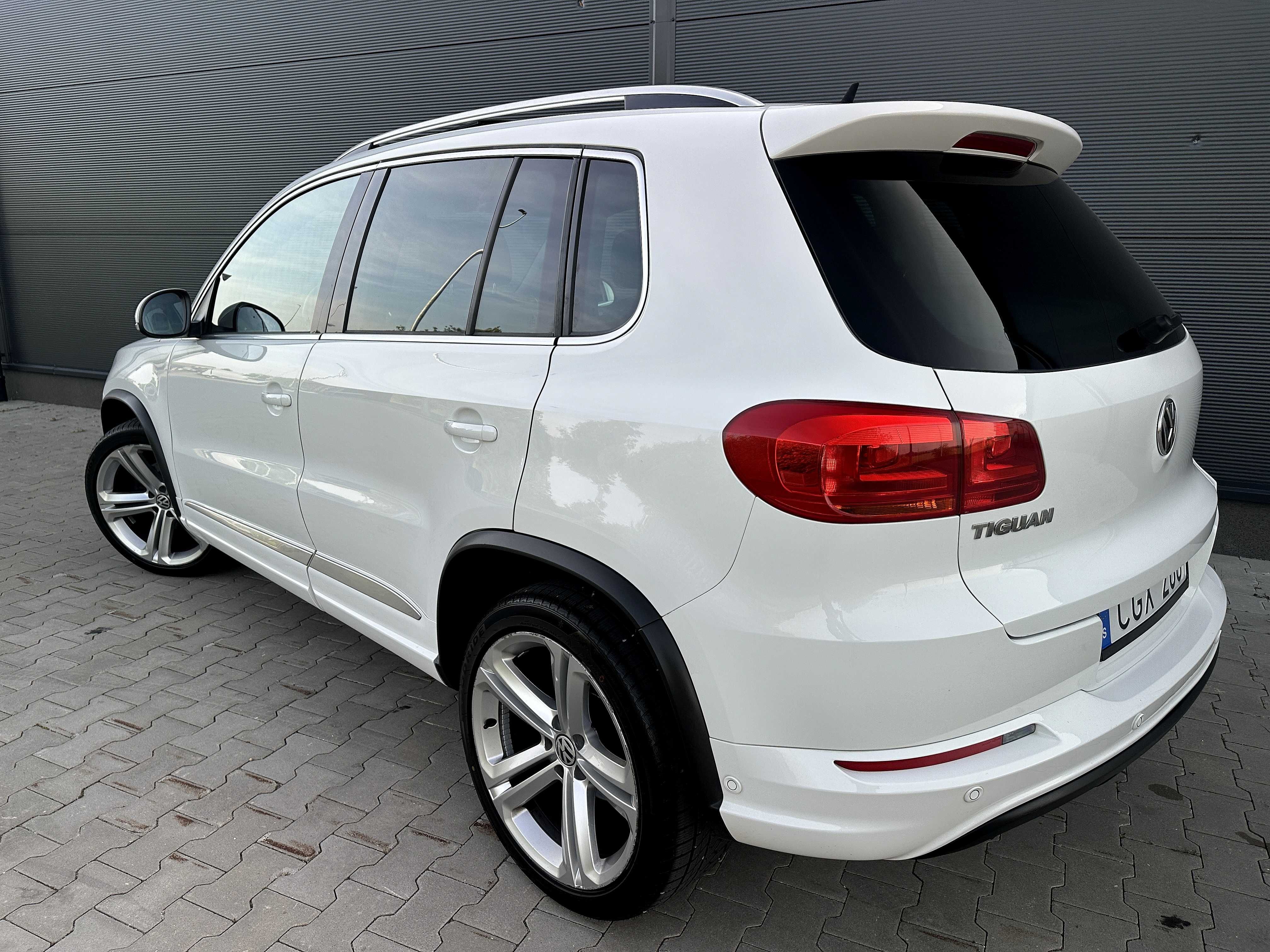VW TIGUAN LIFT 1.4 TSI 160PS 4x4 R-LINE Panorama Skóra LED Kamera 19"