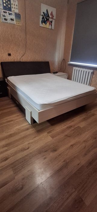 Двоспальне ліжко