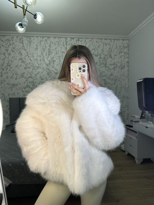 Шубка біла під Зара