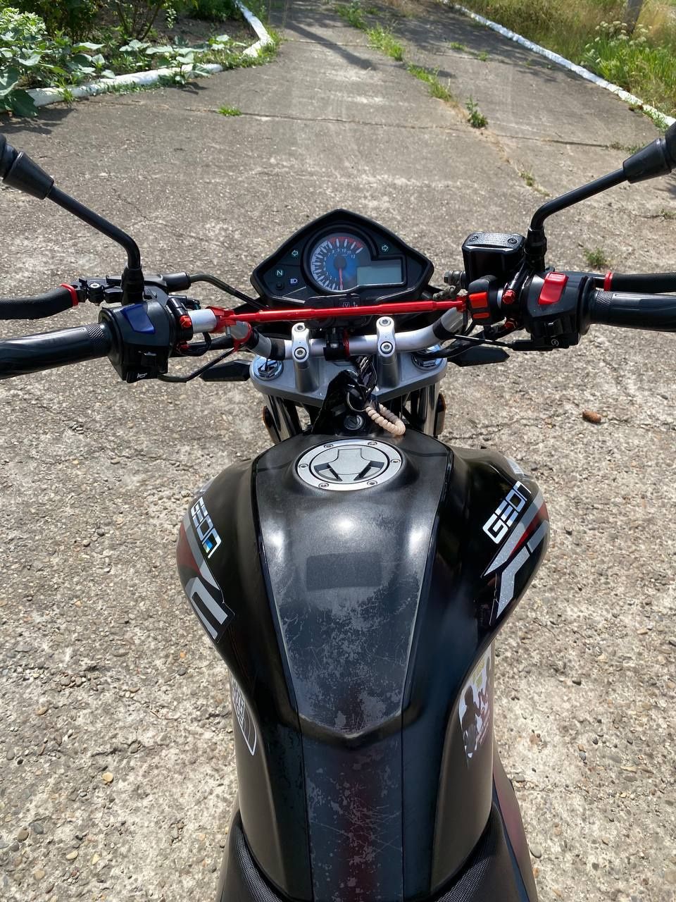 Продам мотоцикл Geon CR6 кубів250