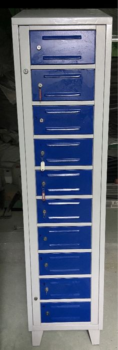 Szafka sniadaniowka z 10 przegrodami