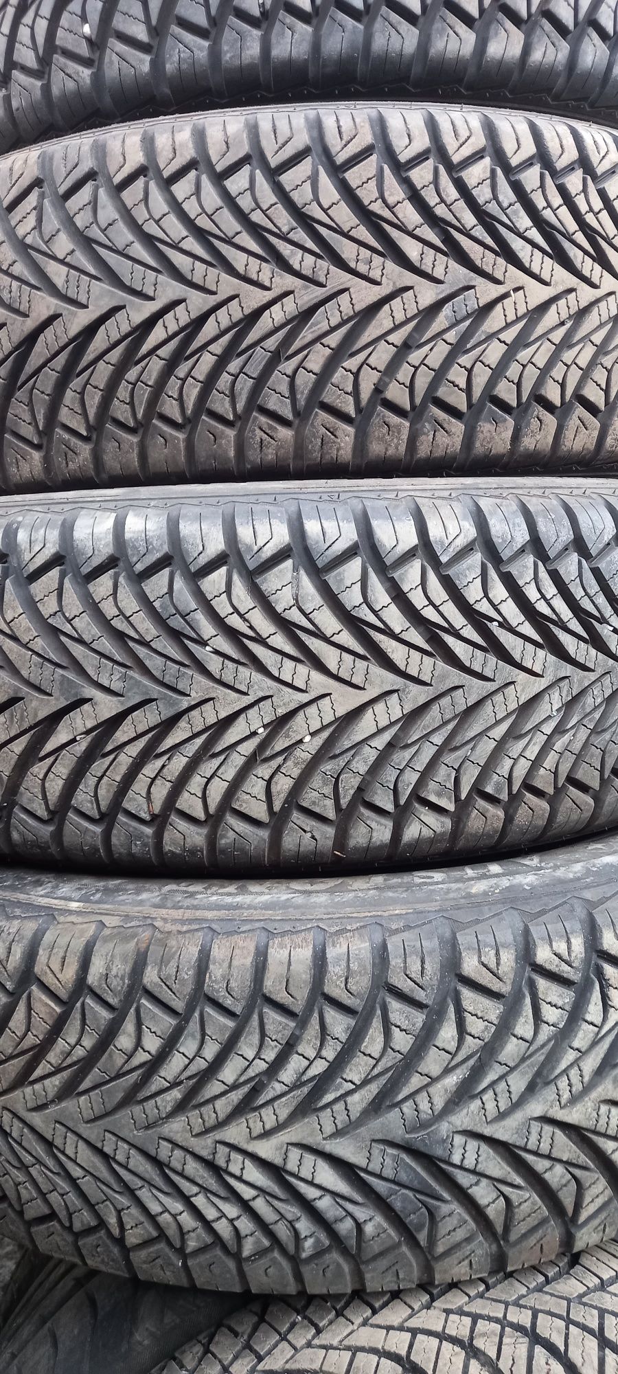 Комплект ризини 185/65R15 AUSTONE