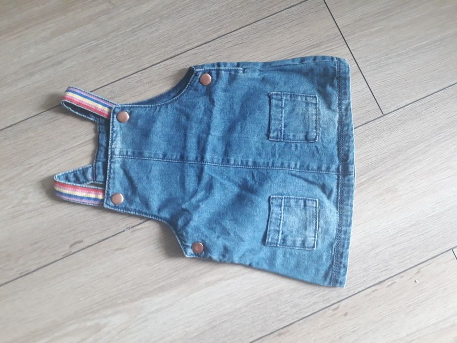 Dżinsowa sukienka na szelkach rozmiar 74