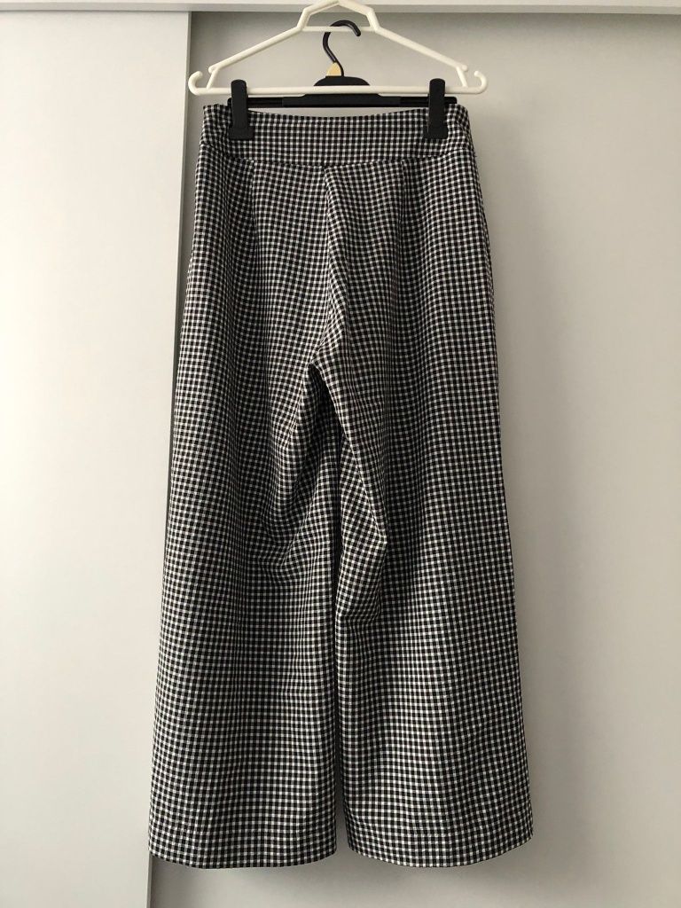 Spodnie damskie eleganckie w kratkę z luźną nogawką stradivarius XL/42
