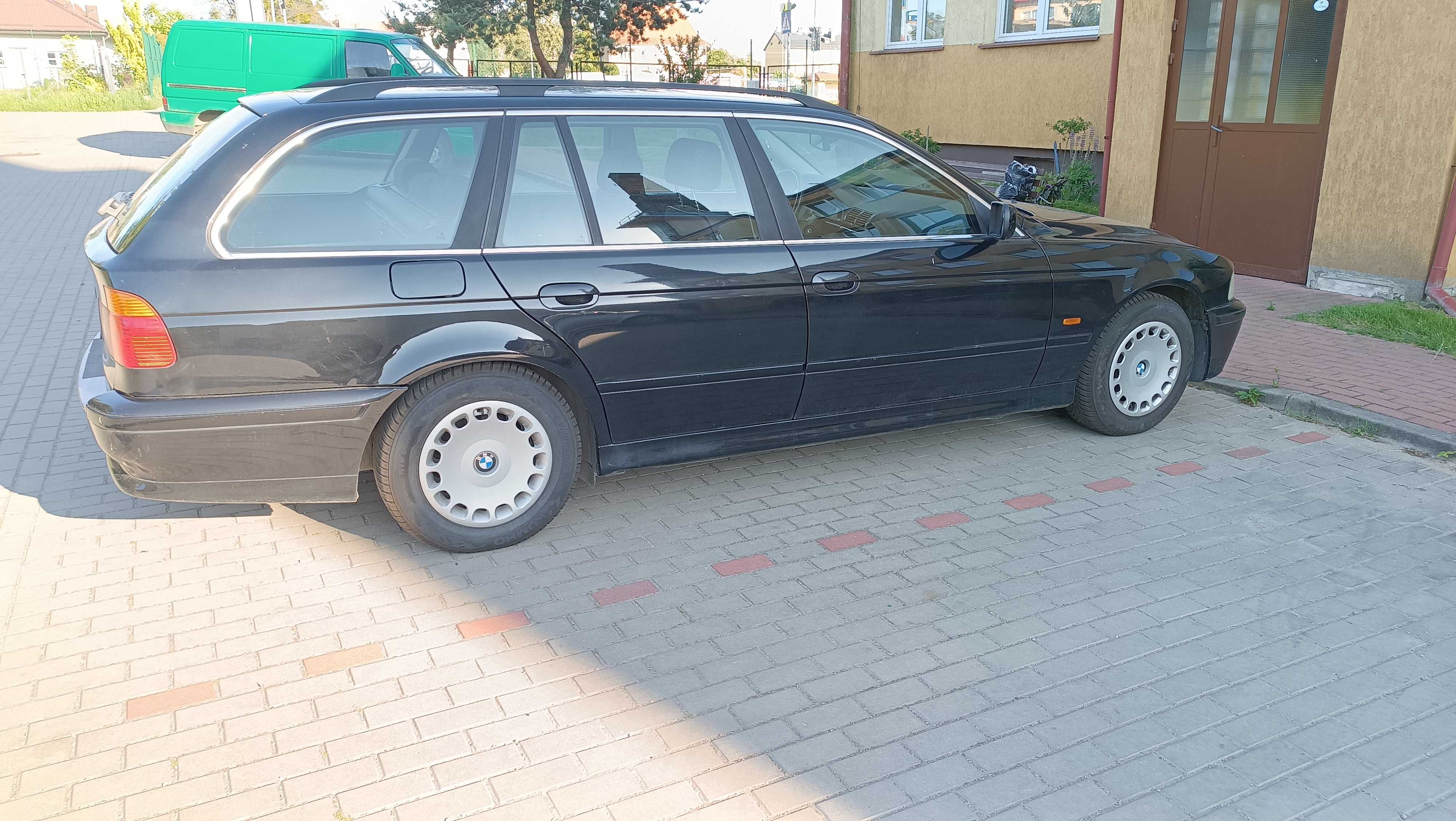 Uszkodzone BMW e39 touring 525d