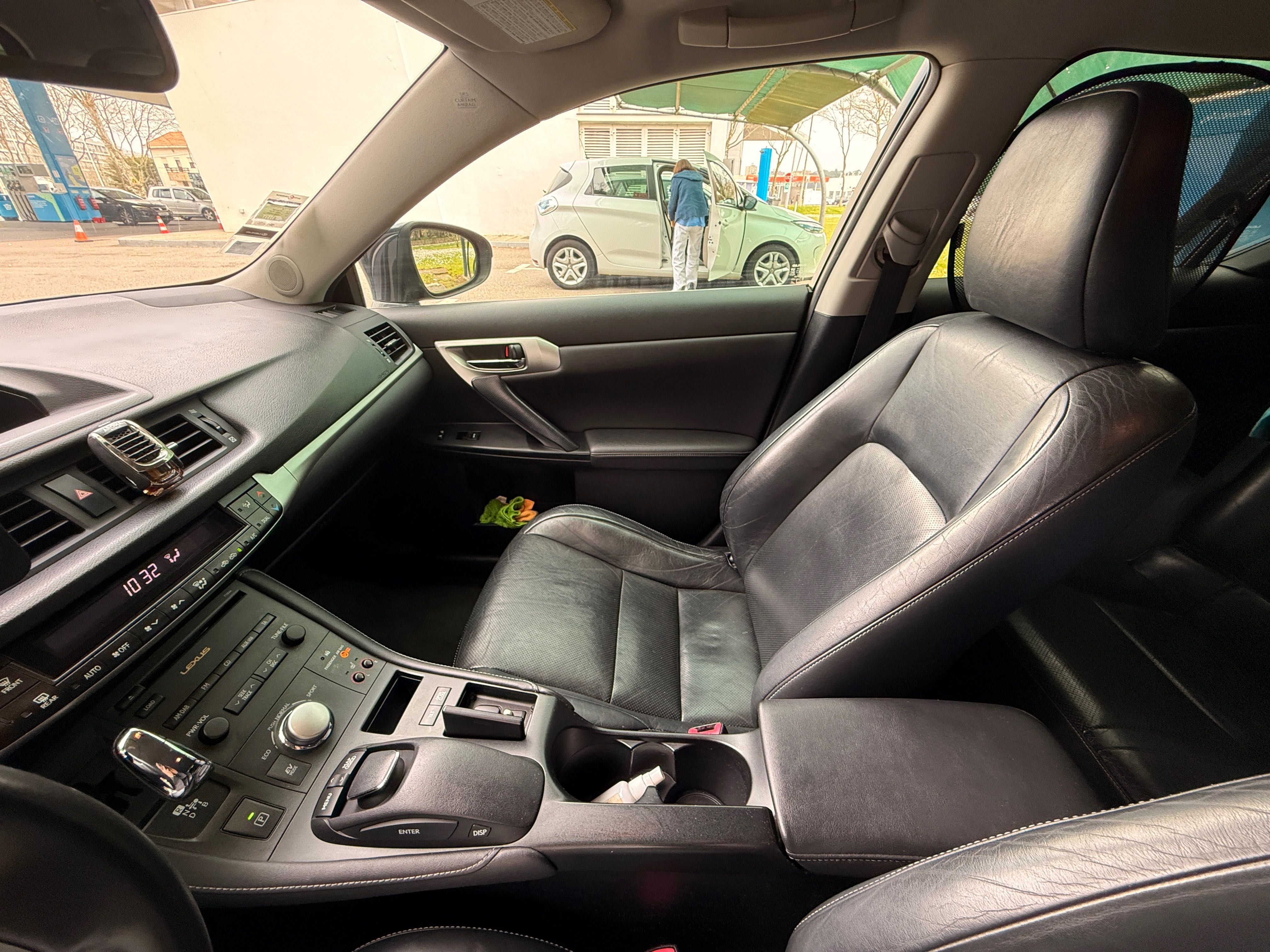 Lexus CT200H 12/2012 Nacional. Câmara, interior em pele, Airbags, ABS